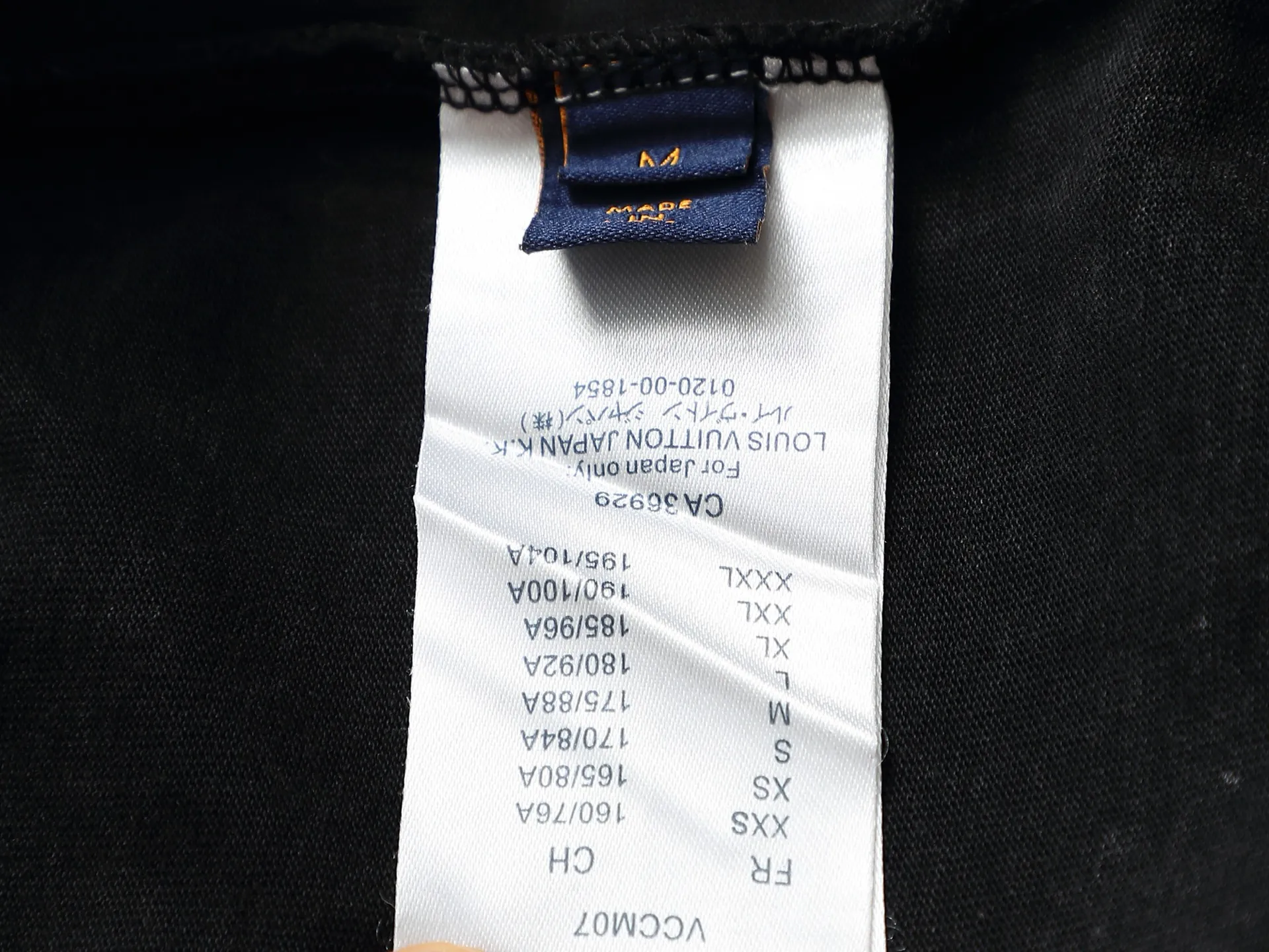 🅿️230 𝗟𝗼𝘂𝗶𝘀 𝗩𝘂𝗶𝘁𝘁𝗼𝗻/LV Louis Vuitton classic presbyopic LOGO patch embroidery🪡 logo 300g round neck heavy industry logo brand short sleeves official synchronization 1:1 original model opening fashion personality versatile trend pure original quality original washed fabric Hang tag Collar label Washed wheat Complete with three labels Color: white. Washed black Size: 𝐒-𝐗𝐋